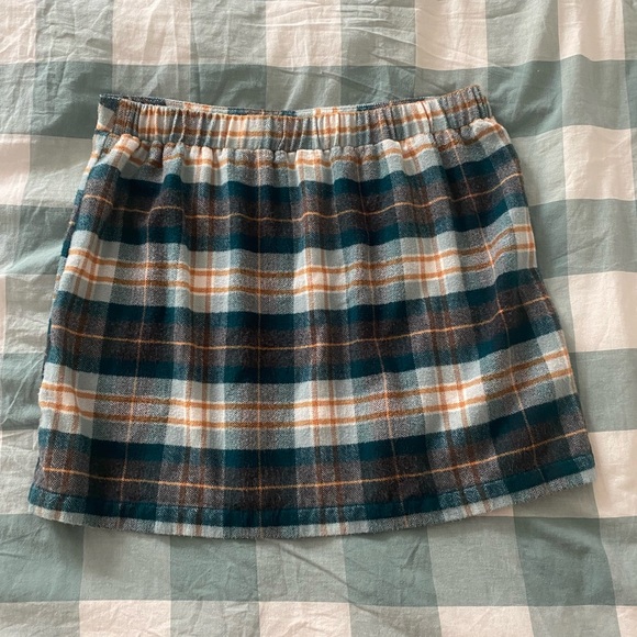 American Eagle Flannel Mini Skirt - Picture 2 of 2